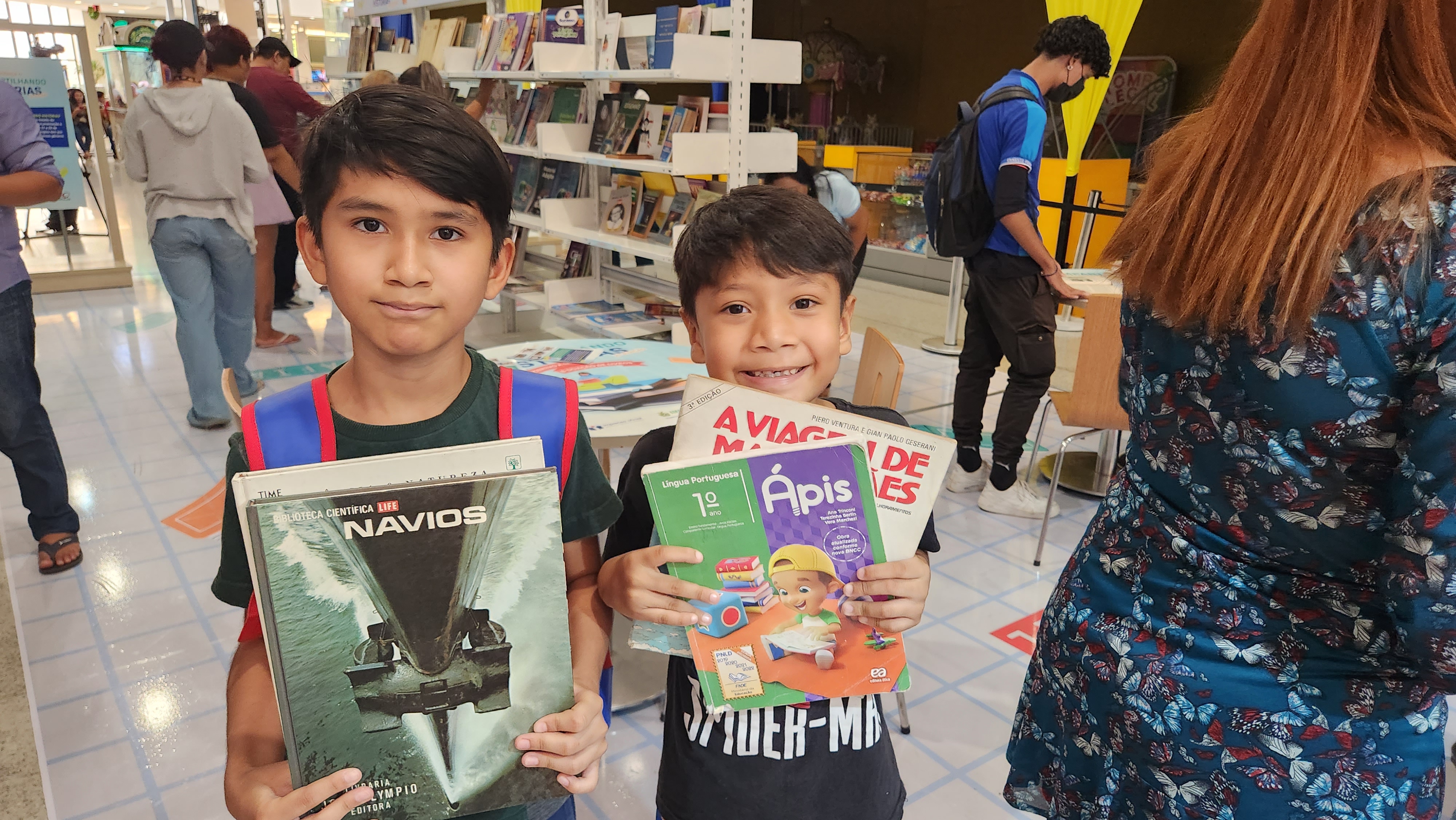 ​Mais de 2 mil livros são doados na 2ª edição da ação literária promovida pela Imprensa Oficial na zona leste de Manaus