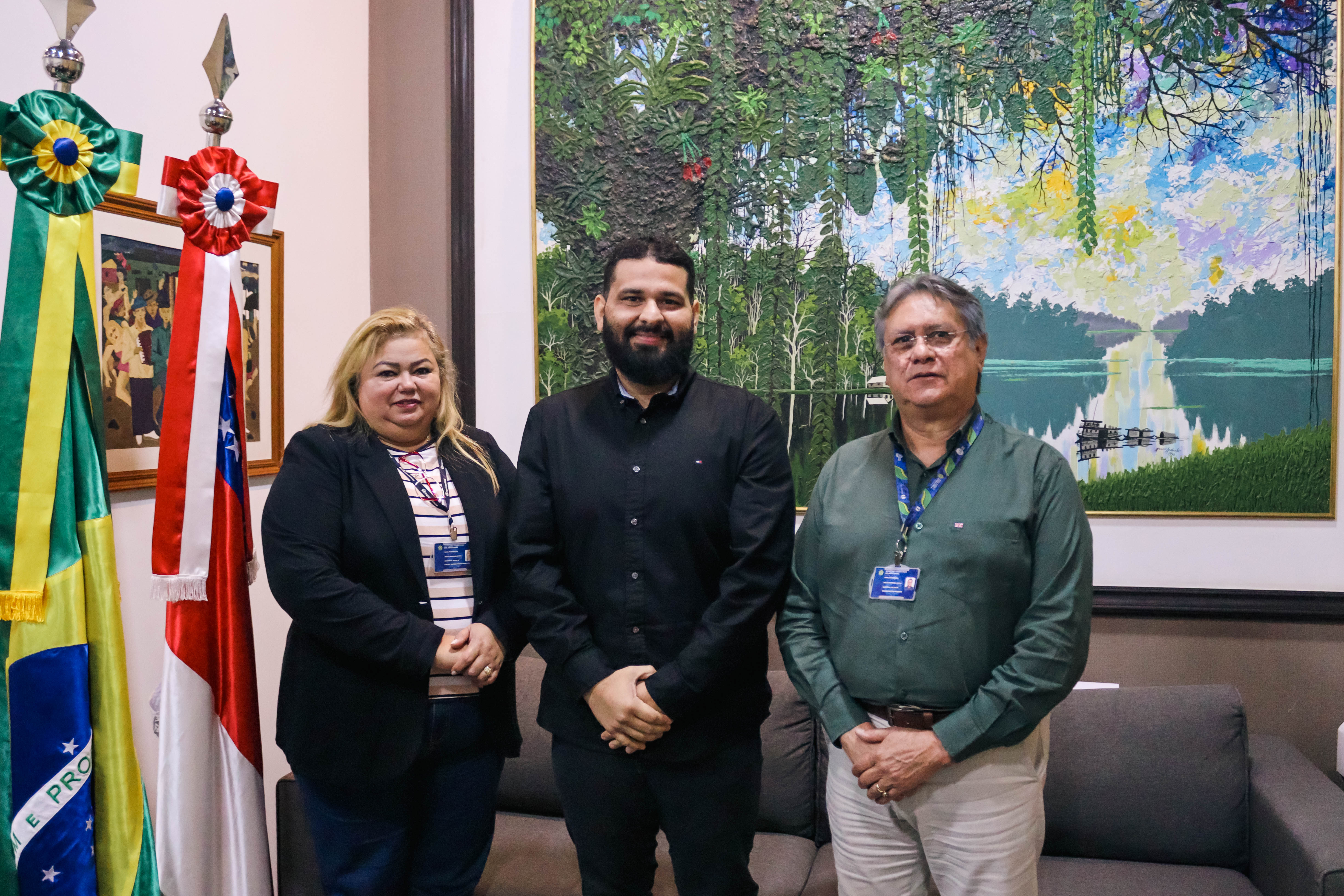 Visita da Agência Amazonense de Desenvolvimento Econômico, Social e Ambiental (Aadesam). Diretora-financeira da IOA, Núbia Maciel Barreto, diretor-presidente da Aadesam, Erick Hudson, e o diretor-presidente da IOA, João Ribeiro Jr.- Foto: Ismael Oliveira (2023)