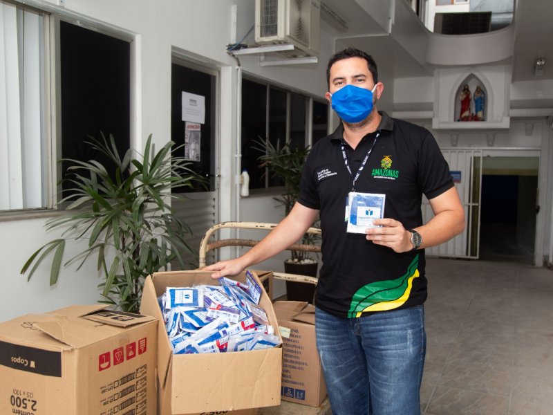 Imprensa Oficial realiza a doação de mais um lote de máscaras descartáveis à Sejusc